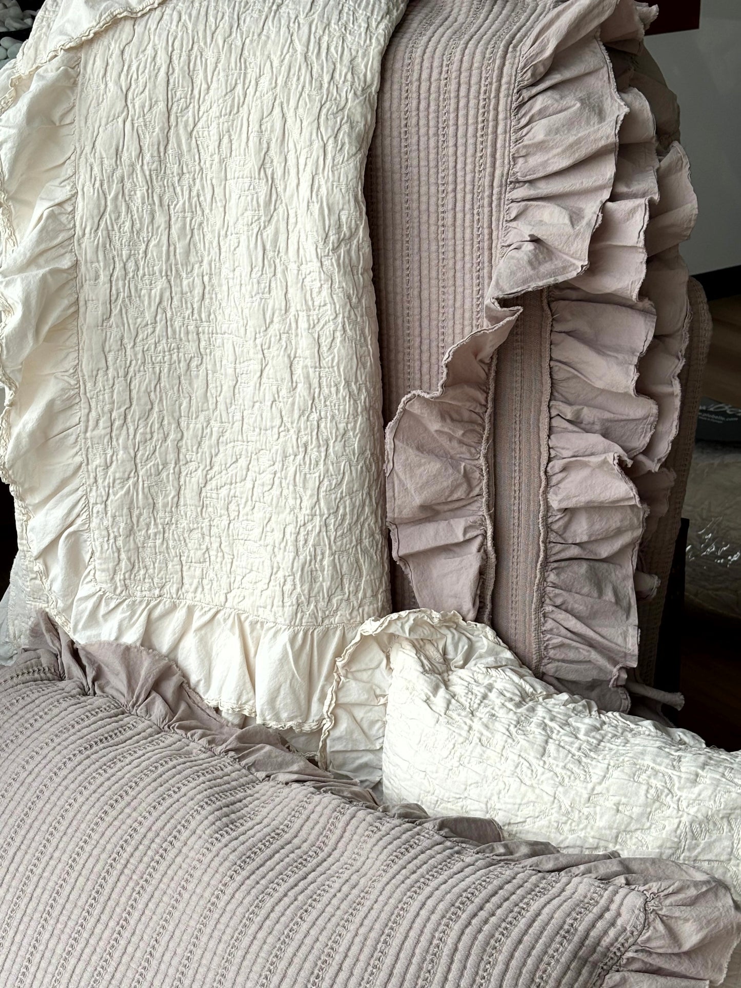 Colcha Winehouse com almofadas | Piubelle