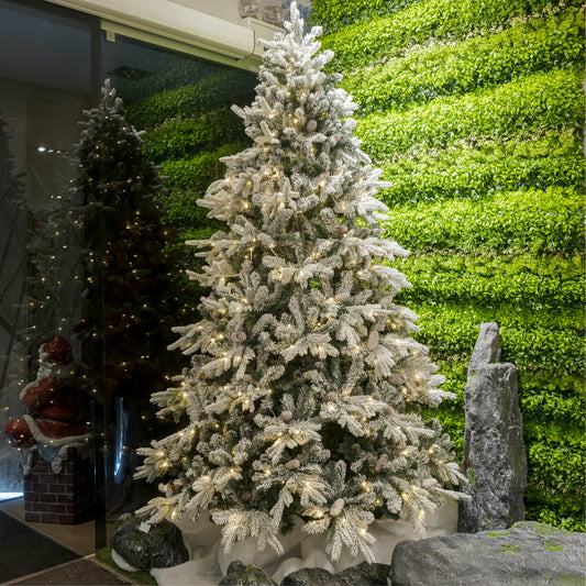 Árvore de Natal com neve 240cm - 460 leds