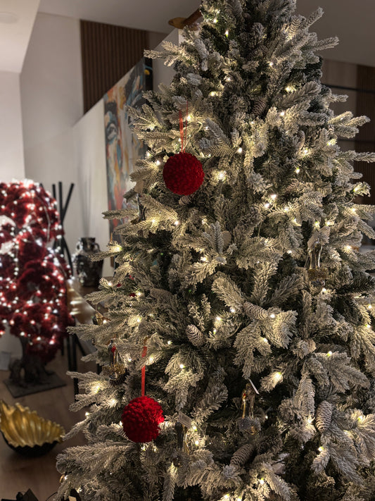 Árvore de Natal com neve 240cm - 460 leds