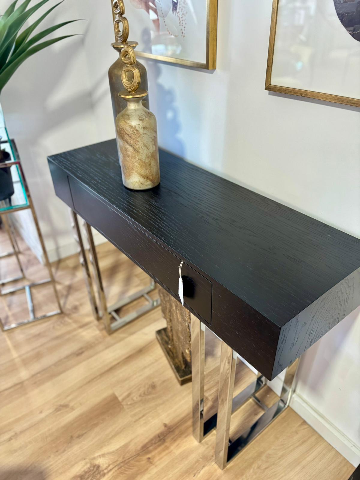 Ultima Unidade - Consola Onix | Inox Polido e Carvalho Preto
