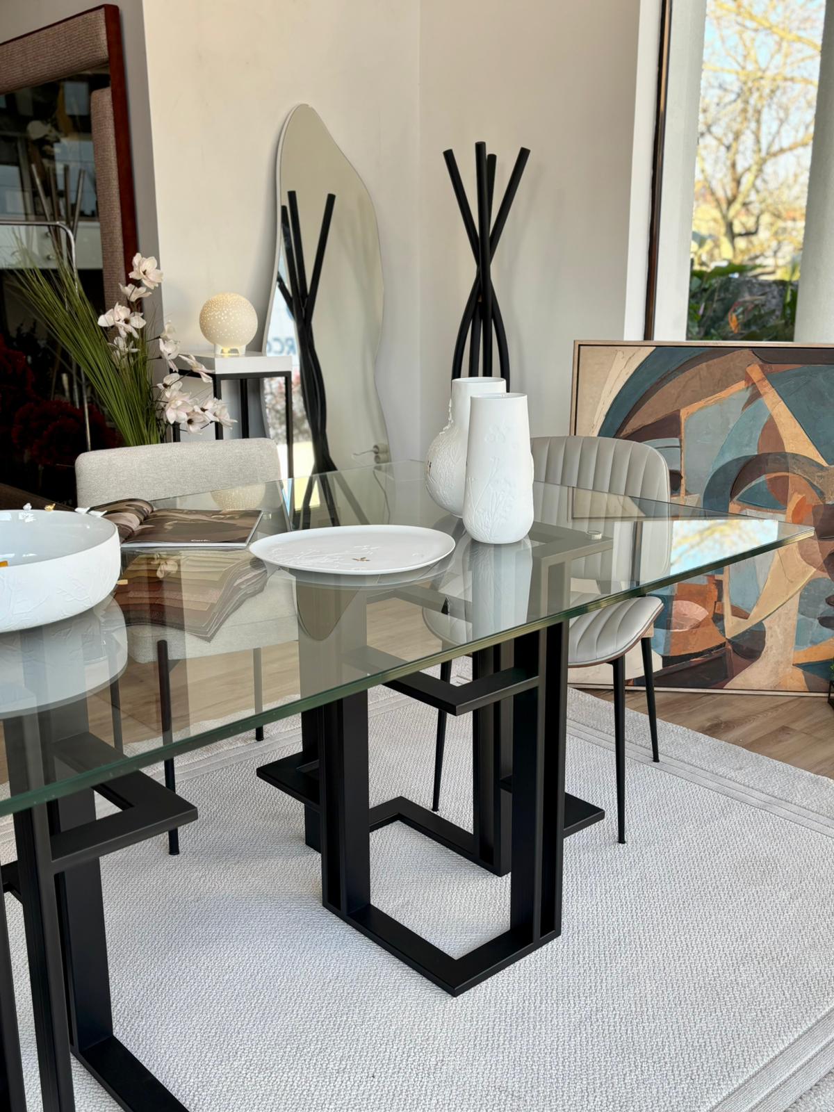 Mesa de Jantar Évora com vidro até 220cm